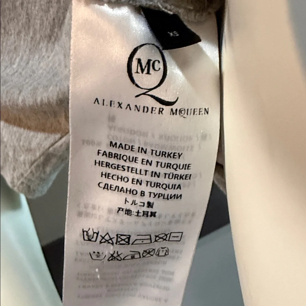 NWOT MCQ By Alexander McQueen Tee w velvet lettering - Picture 6 of 6